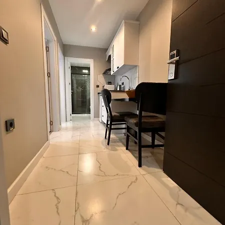 Golden Airport - Aparthotel