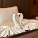 Aparthotel Golden Airport -