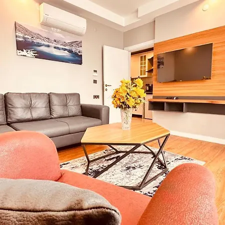Aparthotel Golden Airport -