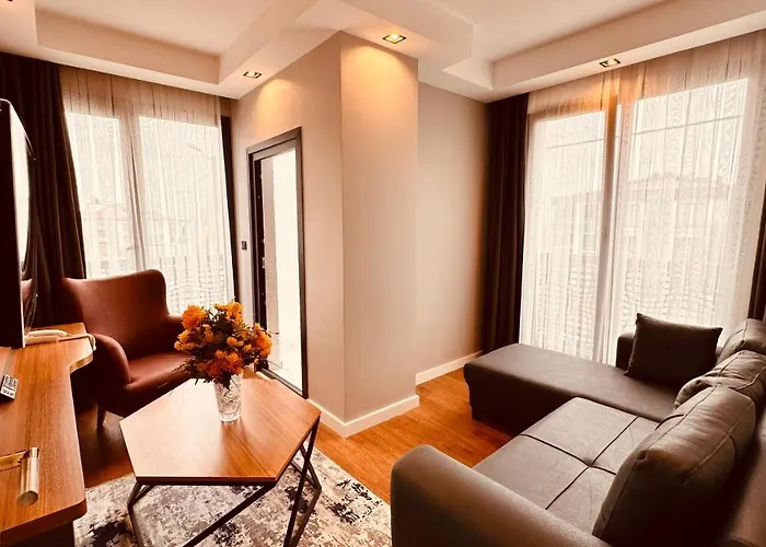 Golden Airport - Hotel apartamentowy 4*