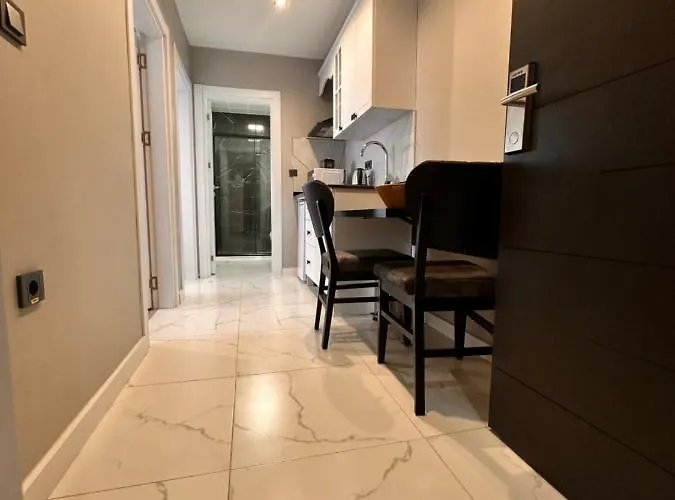 Golden Airport - Hotel apartamentowy