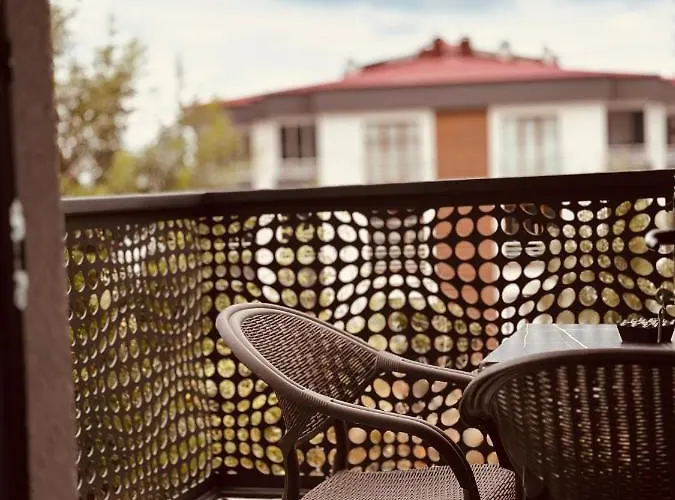 Golden Airport - Hotel apartamentowy 4*